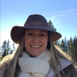 Meet your Posher, Noelle